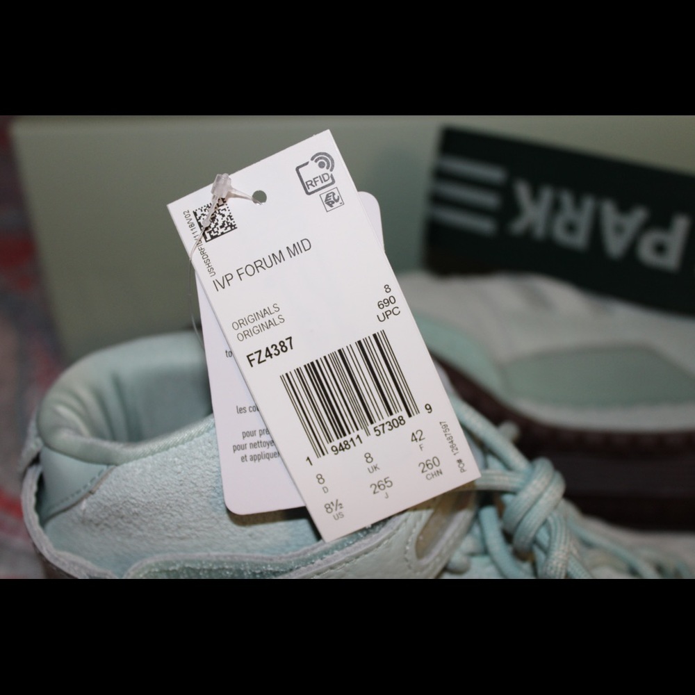 Ivy Park forum mid, size 8.5